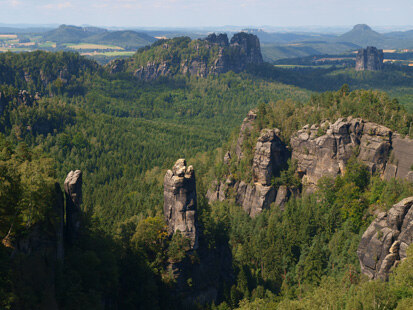 Hintere Sächsische Schweiz am Carolafelsen (Foto: H. Riebe, Archiv Naturschutz LfULG)