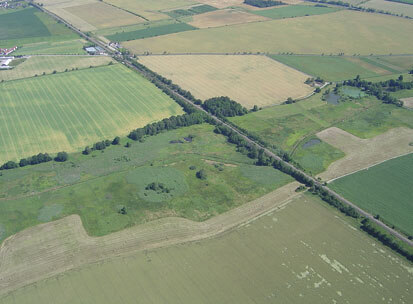 Luftbild der Elligastbachniederung (Foto: F. Meyer, Archiv Naturschutz LfULG)